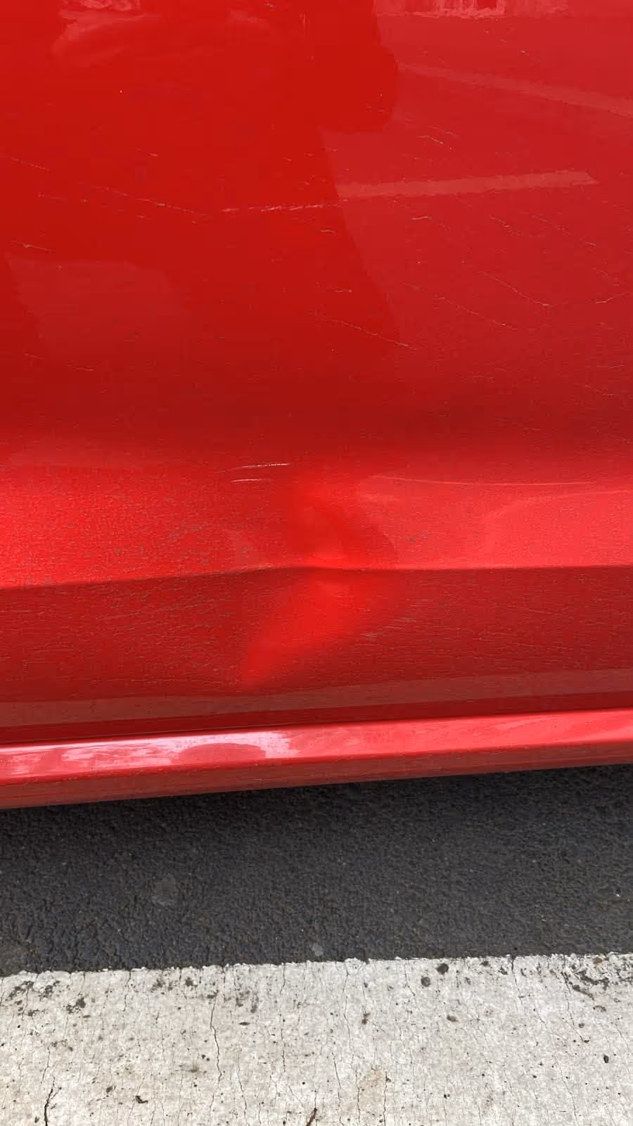 Capotă auto cu grindină reparată prin PDR fără revopsire
